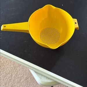 Tupperware Yellow Plastic Strainer with Handle